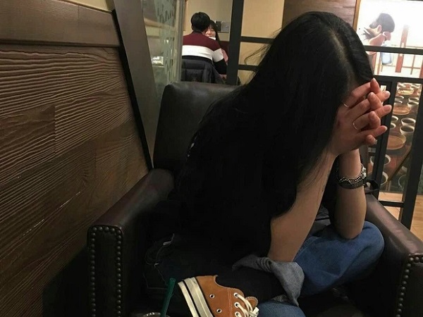 Xôn xao Gen Z 16 tuổi lên mạng hỏi: Ăn rau muống có liền lại màng trinh không?