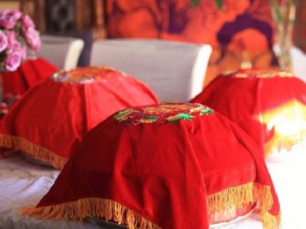 Nhà gái thách cưới lễ đen 10 triệu nhưng nhà trai phản đối, đến ngày ăn hỏi chú rể 'chơi lớn' khiến cả 2 họ bàng hoàng, cô dâu quyết hủy hôn
