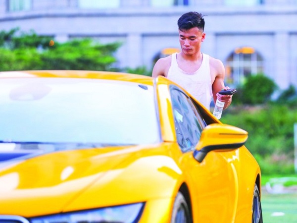 Thú chơi 'xế hộp' của cầu thủ Việt