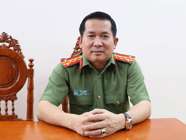 Đại tá Đinh Văn Nơi nói các nhóm tội phạm không chỉ muốn dùng tiền 'điều' ông đi, mà còn dùng thủ đoạn nguy hiểm đe dọa