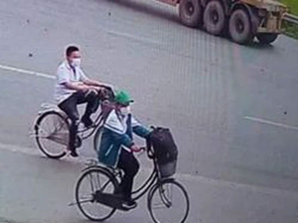 2 học sinh lớp 5 đạp xe 140km 'trốn' nhà từ Thái Bình vào Thanh Hoá và câu chuyện xúc động phía sau
