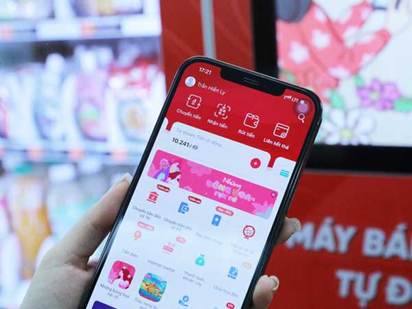 Mobile Money - thế khó khi 'sinh sau đẻ muộn'