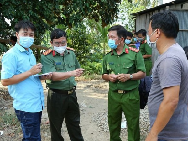 Sóc Trăng: Điều tra nghi án chém chết người trong chòi lá rồi tự thiêu