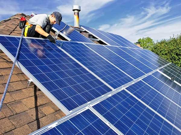 Bộ Công Thương kiểm tra việc phát triển ‘nóng’ điện mặt trời tại 10 tỉnh