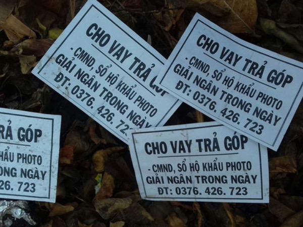 Hai đối tượng rải tờ rơi, cho vay nặng lãi bị khởi tố