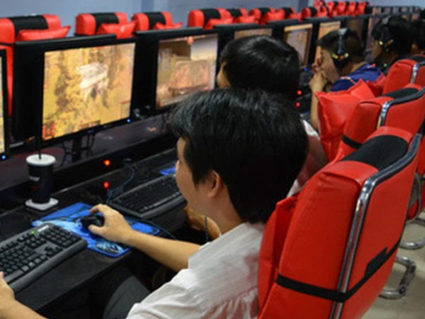 Hà Nội: Quán game, Internet được hoạt động trở lại từ 0h ngày 16/3; người đến phải khai báo y tế, giãn cách 1m