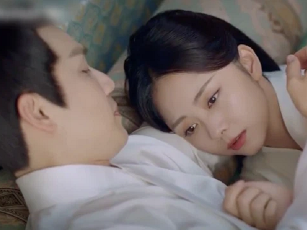 Cẩm tâm tựa ngọc: Chung Hán Lương hôn liên tục như nuốt mặt Đàm Tùng Vận rồi 'thị tẩm', dưới 18 tuổi đừng xem