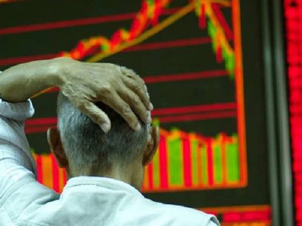 'Lướt sóng' thất bại, nhà đầu tư Trung Quốc nháo nhào thanh lý báu vật gia truyền, nhẫn đính hôn để bù lỗ