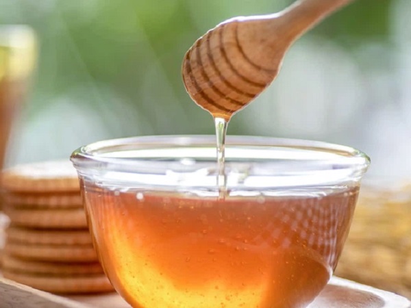 Đừng dùng mật ong chữa ho cho nhóm trẻ này vì có thể gây ngộ độc, tử vong