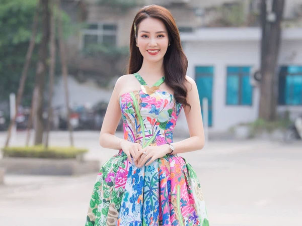 Á hậu Thụy Vân than thở chuyện tăng cân hậu Tết Nguyên đán, lần đầu nói về những tin đồn thất thiệt