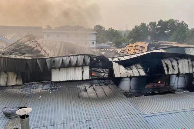 Hé lộ tin nhắn về 'đòn thù' khủng khiếp: Một dân thường Myanmar bị giết là một nhà máy Trung Quốc ra tro