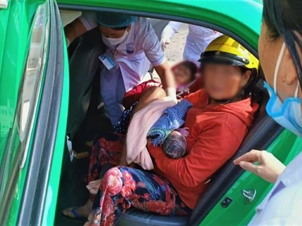 Nam tài xế taxi giúp sản phụ 'vượt cạn' thành công ngay trên xe