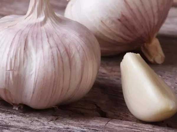 Đừng bao giờ ăn tỏi chung với những thứ 'cấm kỵ' này kẻo sinh độc và khiến cơ thể 'ôm họa'