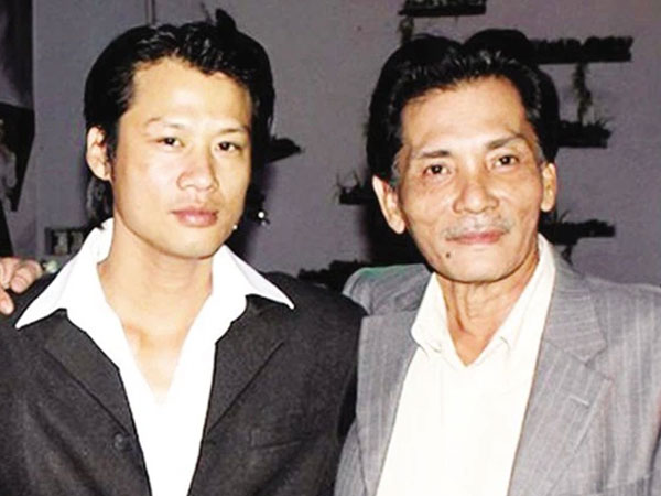 Bất ngờ về danh tính nam ca sĩ là con ruột của nghệ sĩ Thương Tín