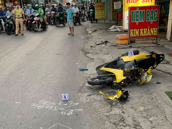 Ô tô tông tử vong nam thanh niên chạy xe máy rồi rồ ga bỏ chạy khỏi hiện trường