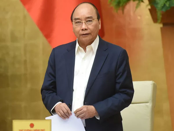 Thủ tướng yêu cầu nghiên cứu 'hộ chiếu vắc-xin', mở lại đường bay quốc tế