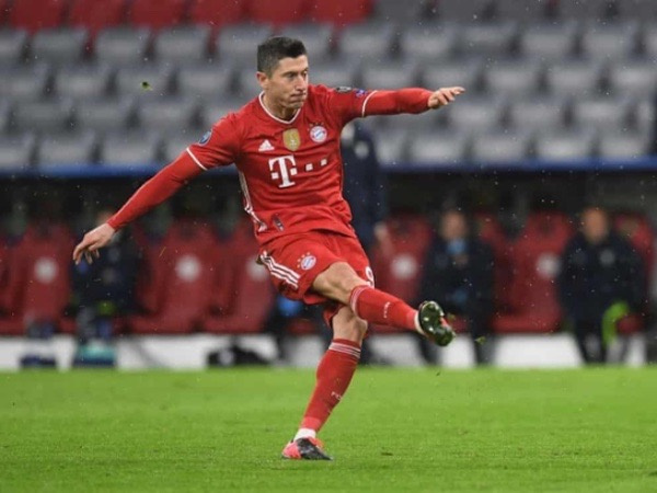 Bayern vào tứ kết Champions League