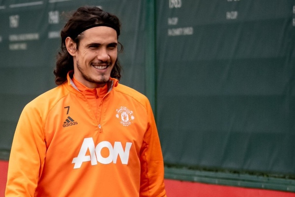 Cavani chấn thương vào giờ chót, lỡ trận đại chiến giữa MU và Milan