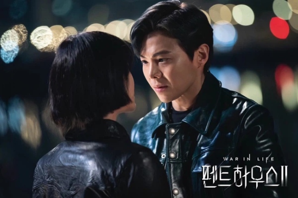 Cuộc chiến thượng lưu tập 9: Logan Lee đưa Aekyo ra bờ sông 'vạch mặt' là Su Ryeon sau màn khóa môi, còn mặc đồ đôi?