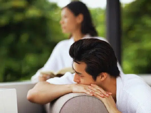 Đang cãi nhau vì chuyện con không giống bố thì mẹ chồng ập vào nghiêm mặt quát một câu khiến chúng tôi kinh sợ