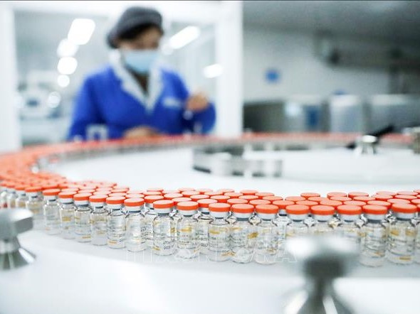 Trung Quốc hứa cấp visa dễ hơn nếu đã tiêm vaccine của... Trung Quốc