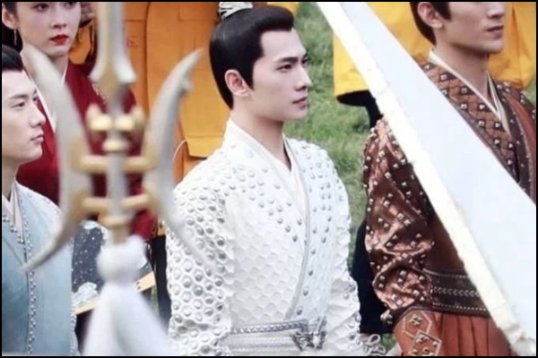 Dương Dương lộ tạo hình mới trong Thả Thí Thiên Hạ, netizen 'shock visual' vẫn không quên cà khịa Triệu Lộ Tư