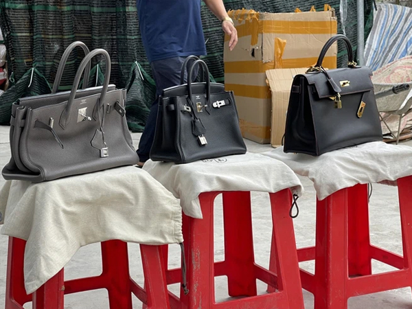 Chủ kho hàng giả nhãn hiệu Hermès 'khủng' nhất miền Bắc dùng chiêu 've sầu thoát xác' để qua mắt lực lượng chức năng