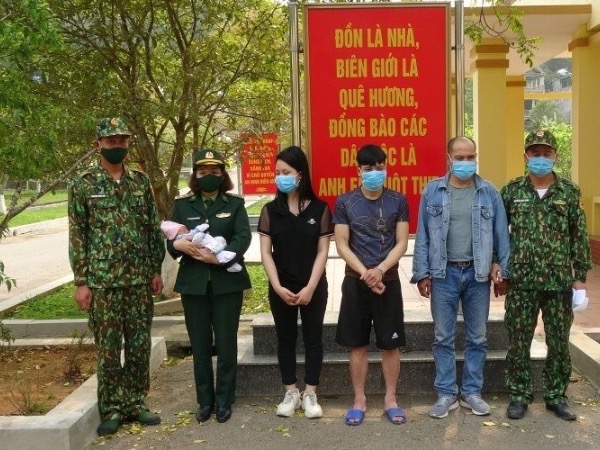 Bắt nhóm đối tượng mua bán trẻ sơ sinh, tàng trữ ma túy