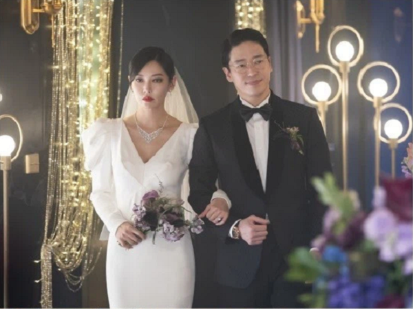 Cuộc chiến thượng lưu tập 9: Seo Jin và Ju Dan Tae chính thức cưới nhau nhưng mặt cô giáo như... đưa đám