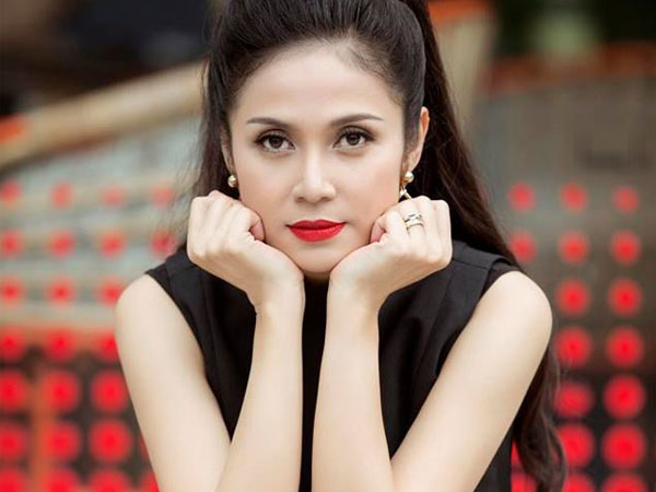 Diễn viên Việt Trinh đăng đàn bức xúc vì bị nói livestream bán hàng gây quỹ từ thiện để câu view