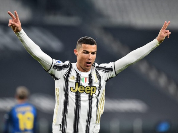 Ronaldo ẵm hai danh hiệu Serie A