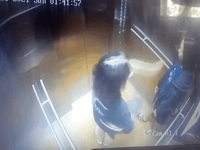 Video: Hình ảnh cuối cùng của 2 thiếu nữ trước khi rơi xuống từ chung cư ở TP HCM