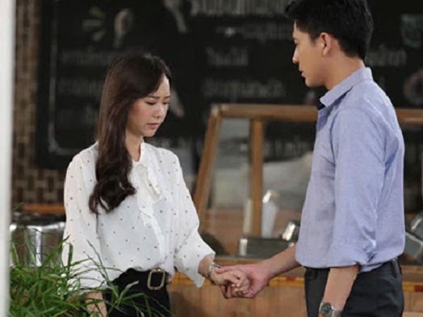 Quyết định ly thân vì chồng 'say nắng người khác, nửa năm sau anh ta quỵ lụy xin lỗi nhưng câu trả lời của cô mới 'cả đời khó quên'