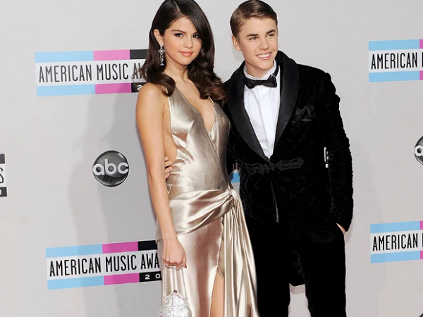 Justin Bieber dành gần hết album mới để viết về bà xã Hailey, dân tình bỗng 'soi' ra dấu vết về Selena Gomez?