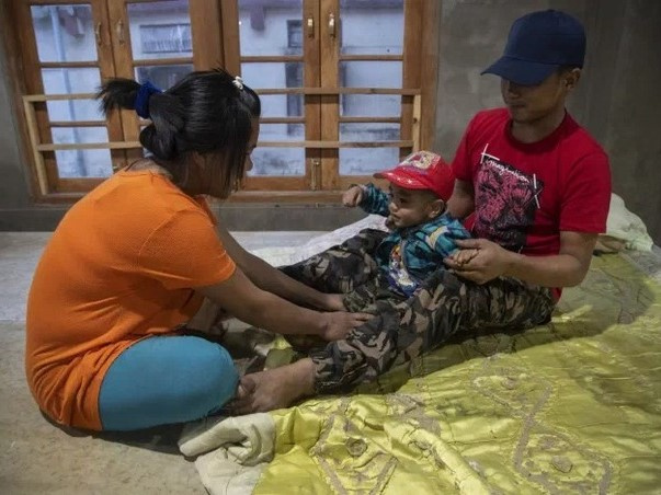 Cảnh sát Myanmar đào tẩu cầu xin Ấn Độ đừng trục xuất