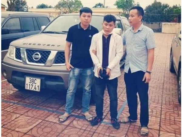 Nam thanh niên trộm ôtô để đi gặp bạn gái mới quen qua mạng
