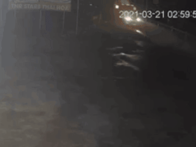 Người phụ nữ đi xe đạp 'chết bí ẩn' trong đêm: Camera an ninh ghi lại tiếng phanh gấp của xe đầu kéo