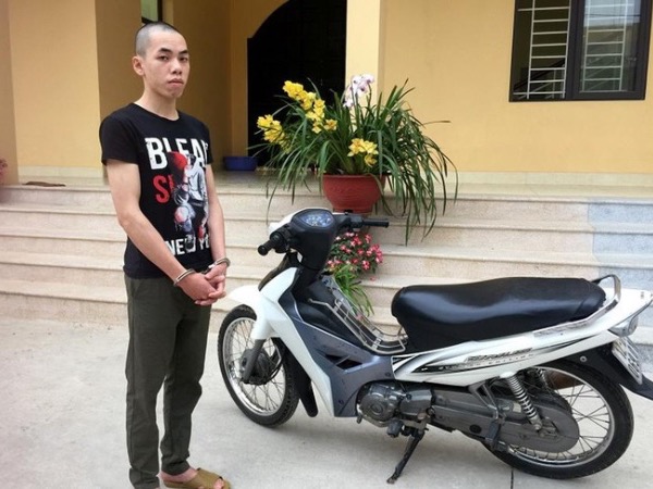 Sang nhà hàng xóm chơi, nam thanh niên trộm luôn xe máy của chủ nhà mang bán