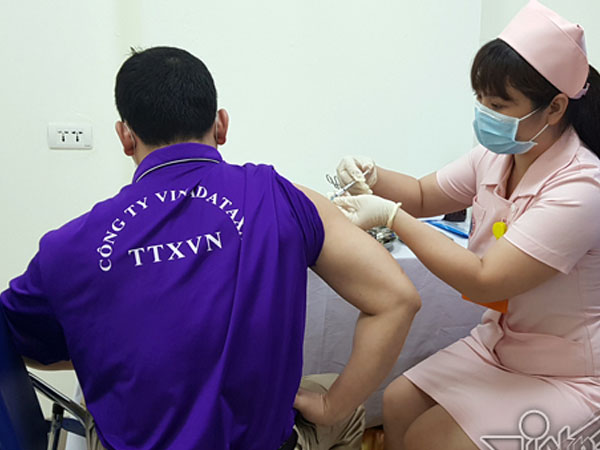 Thêm 30 người tiêm thử nghiệm vắc xin Covivac của Việt Nam
