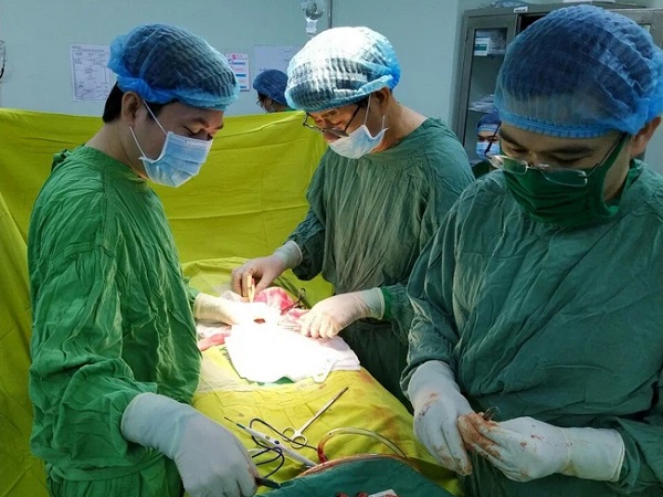 Tiêm silicon tăng kích thước dương vật để 'chuyện ấy' tốt hơn, người đàn ông 43 tuổi suýt mất luôn cậu nhỏ