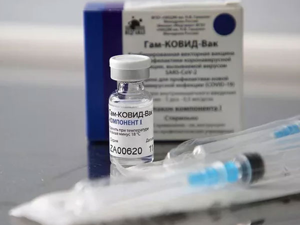 Việt Nam phê duyệt khẩn cấp vaccine Sputnik V của Nga
