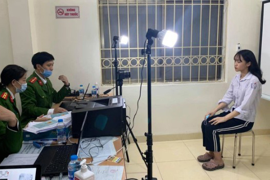 Chụp ảnh căn cước công dân gắn chip có được trang điểm không?