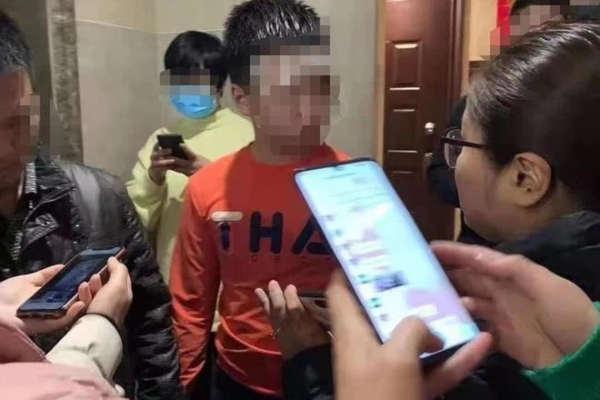 Cậu bé 13 tuổi lạm dụng tình dục nhiều bé gái trong khu dân cư gây phẫn nộ, phụ huynh nạn nhân tức giận đăng hình ảnh nghi phạm lên MXH
