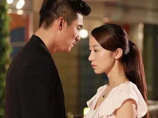 Bị chồng nhốt ngoài cửa lúc đêm khuya vì để con khóc, vợ giật thót nghe 1 tiếng gọi nghẹn ngào, sau đó cô lập tức đưa ra quyết định bước ngoặt