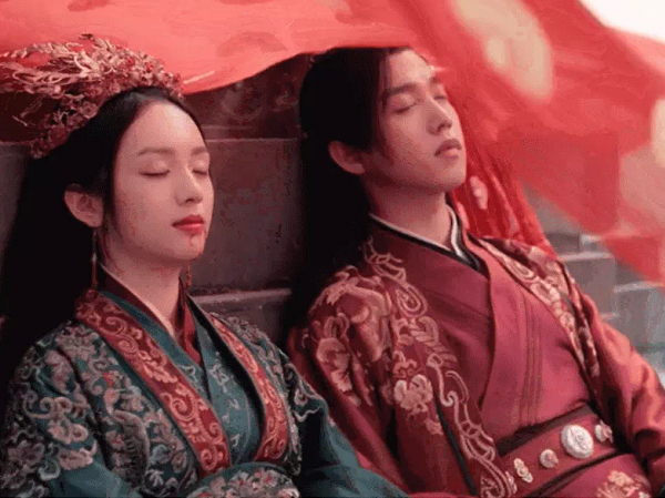 Fan khóc lụt MXH vì màn chết thảm của đôi nam nữ Thiên Nhai Khách, cô dâu lên cả hạng 1 hot search Weibo