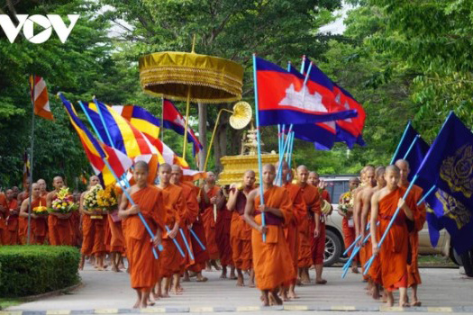 Thủ tướng Campuchia chỉ đạo các chùa rung chuông, đánh trống để chống Covid-19