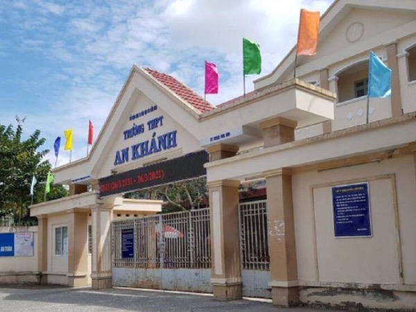 Bị nhóm bạn bỏ chất lạ vào miệng, nam sinh lớp 10 ở Cần Thơ nhập viện cấp cứu