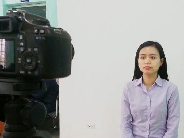 Chị em đi chụp ảnh làm Căn cước công dân gắn chip có được trang điểm không?