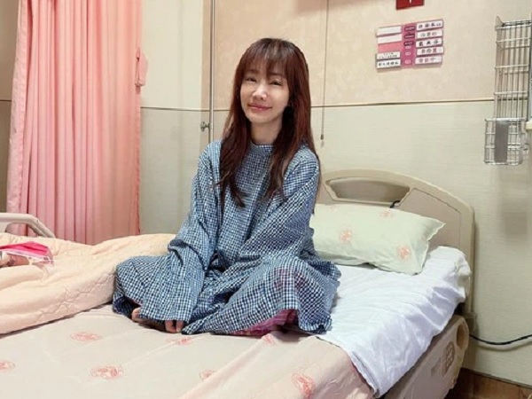 Đột nhiên phát hiện ung thư biểu mô tuyến phổi khi đi khám sức khỏe tổng quát, cô gái hoang mang không rõ nguyên nhân từ đâu