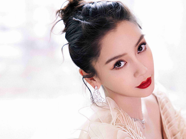 Angelababy đẹp như nữ thần khi diện thiết kế Haute Couture mới nhất của Iris van Herpen
